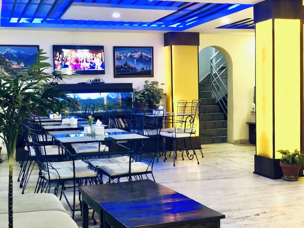 restaurant-cafeteria