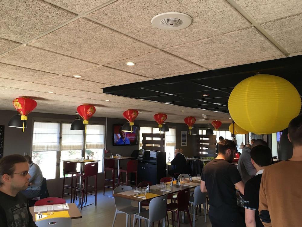 restaurant-cafeteria