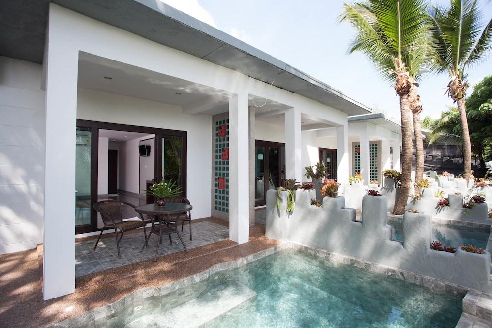 swimming pool spa
