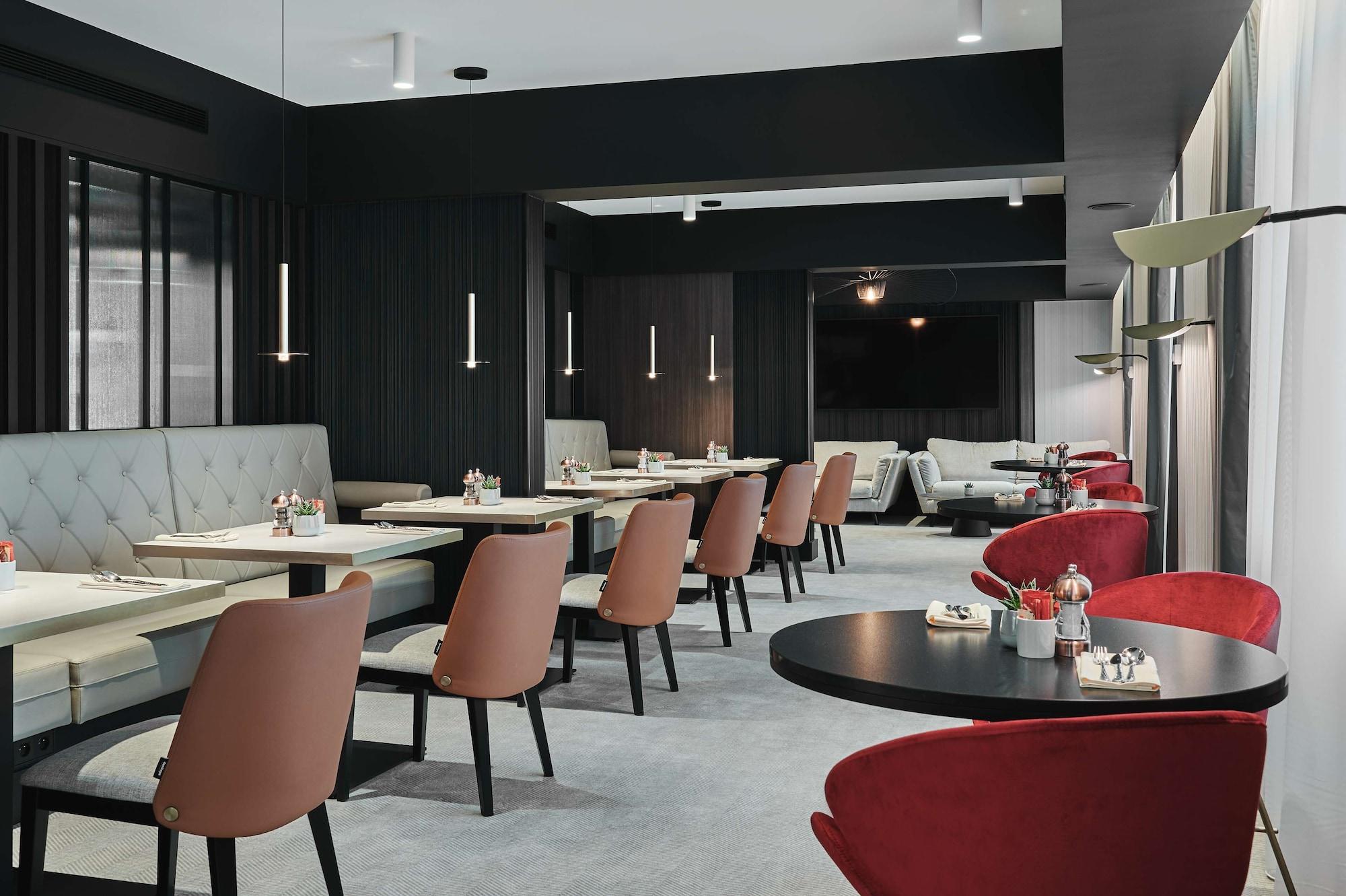 restaurant cafeteria