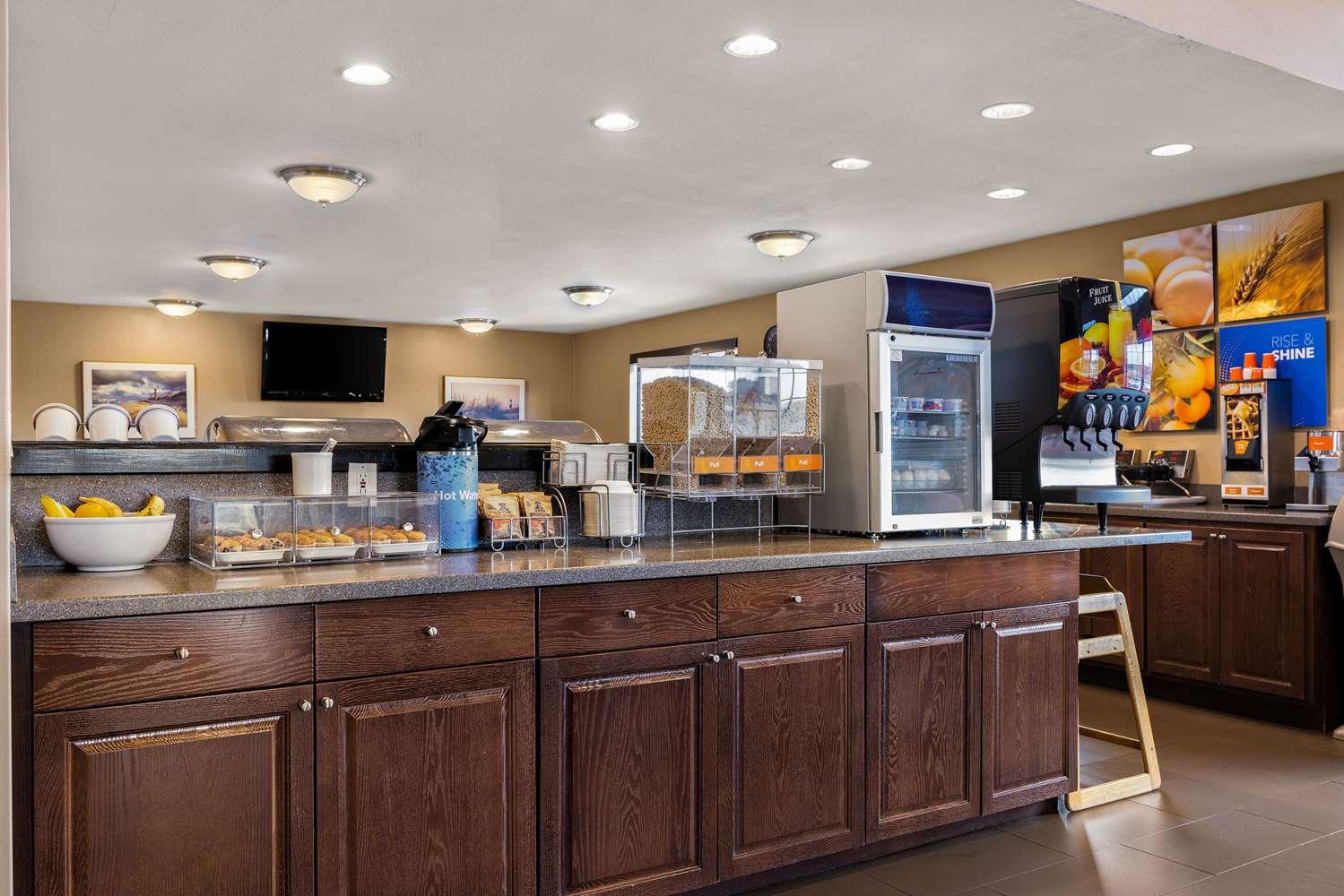 restaurant cafeteria