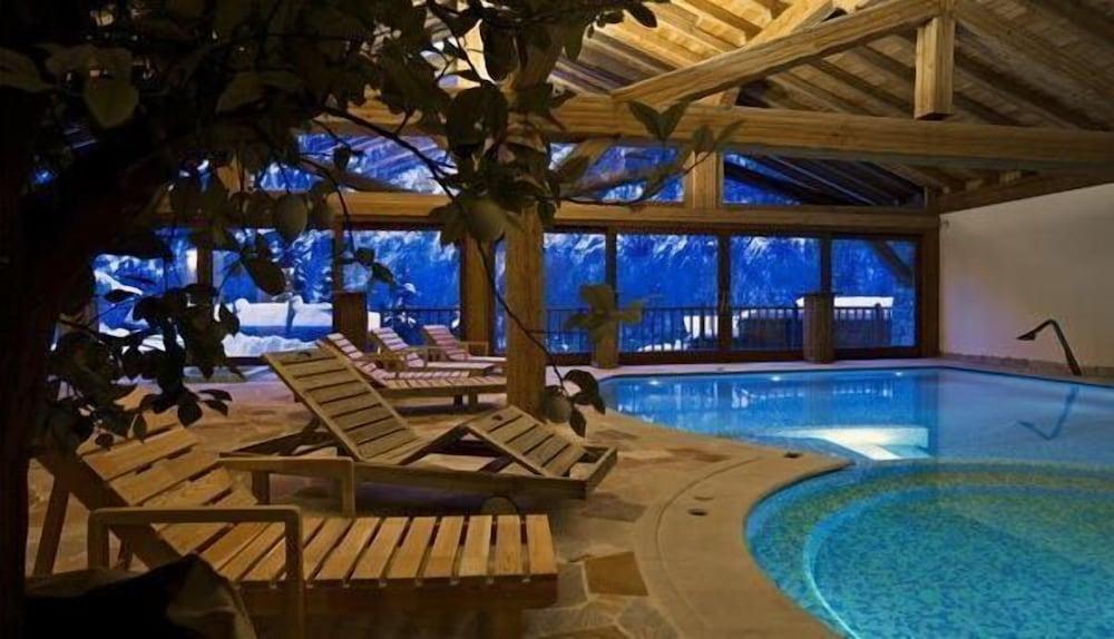 swimming pool spa