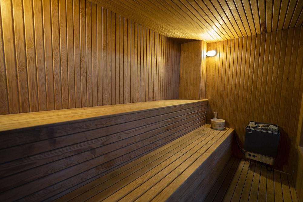 swimming pool spa