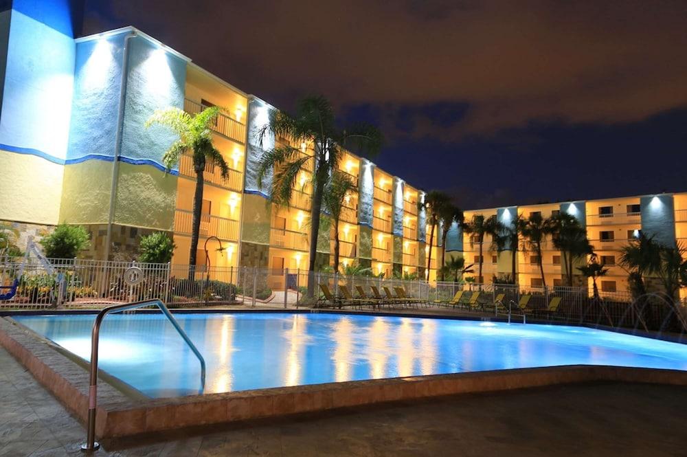 swimming pool spa