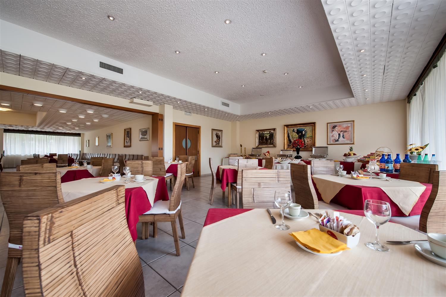 restaurant cafeteria