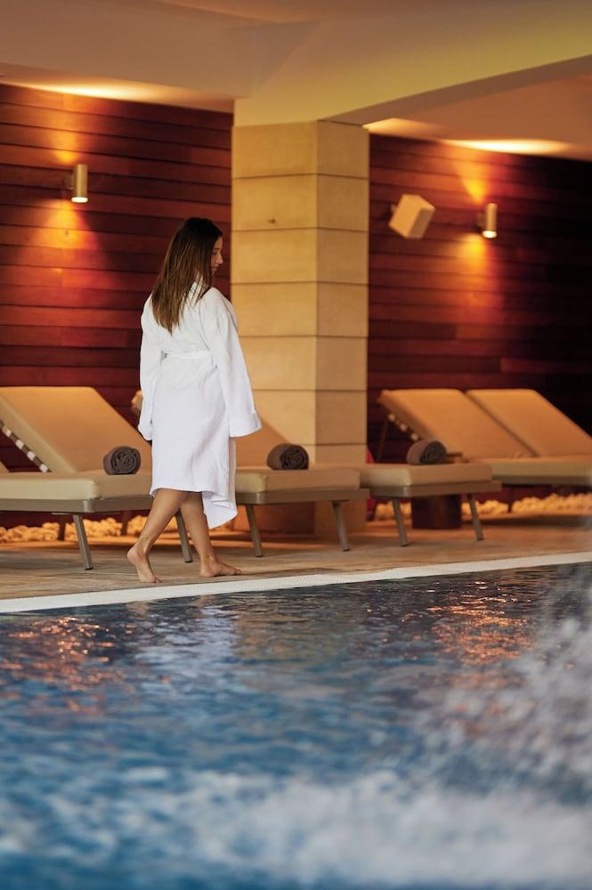 swimming pool spa