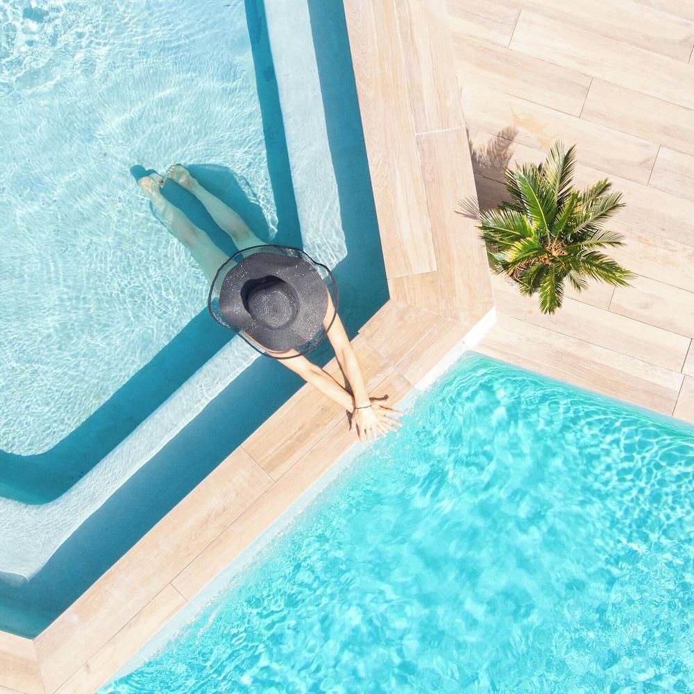 swimming pool spa
