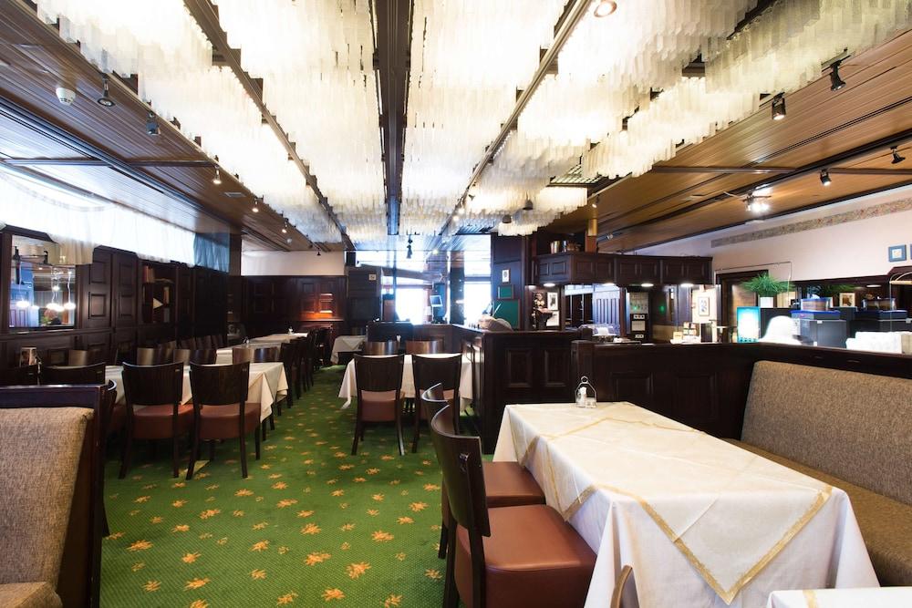 restaurant-cafeteria