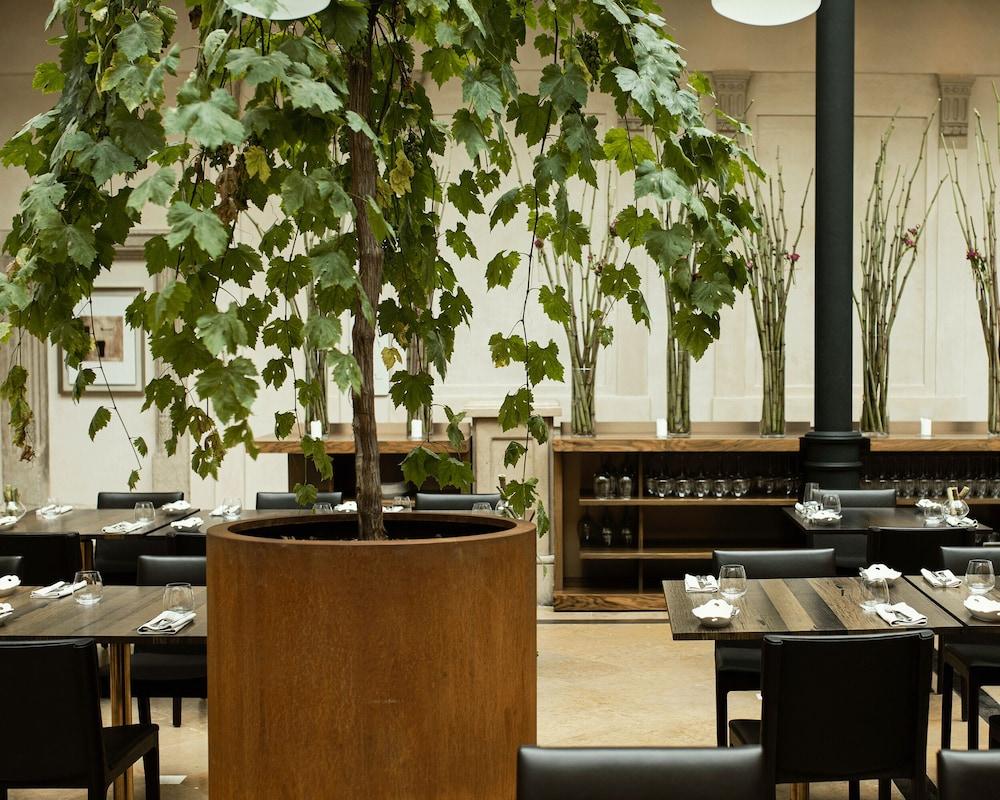 restaurant cafeteria