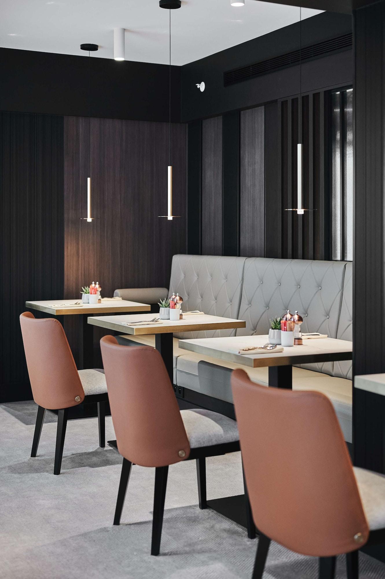 restaurant cafeteria