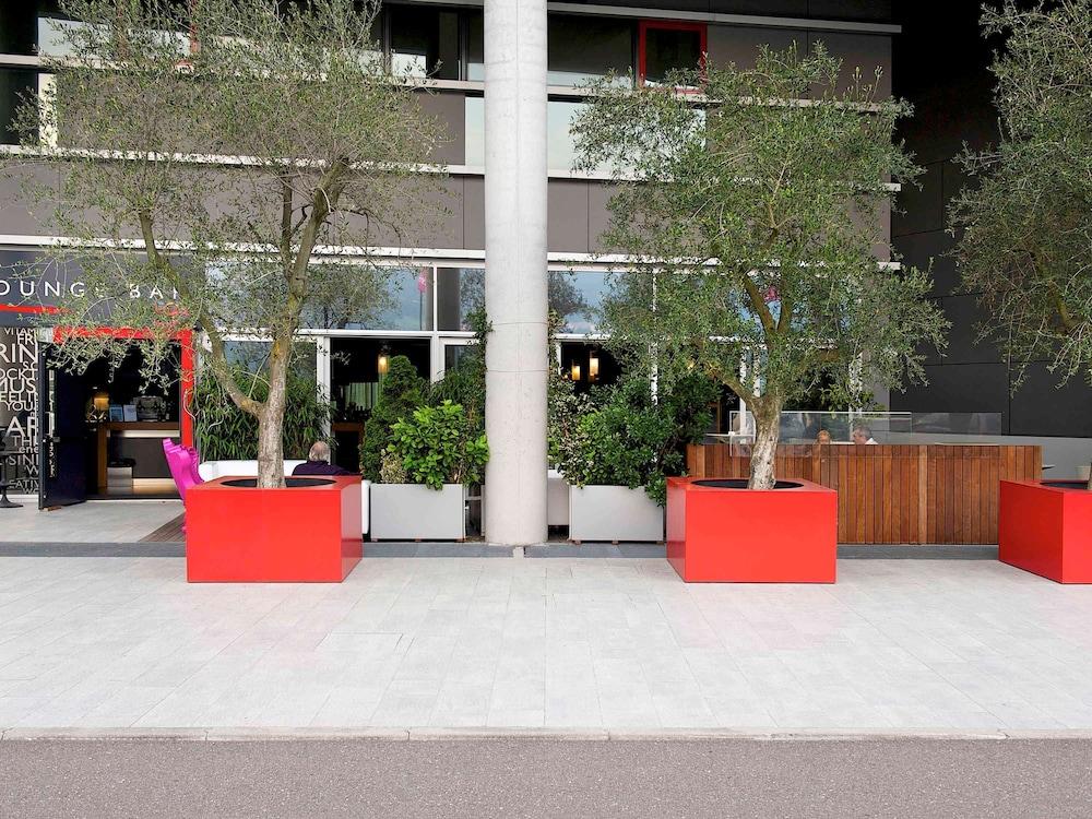 lobby