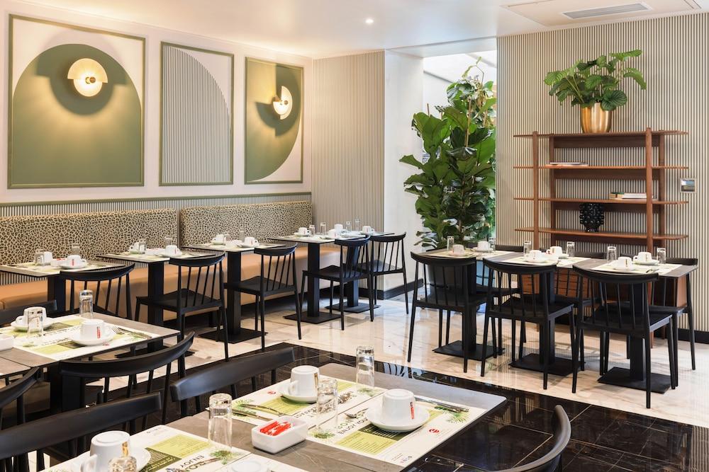 restaurant cafeteria