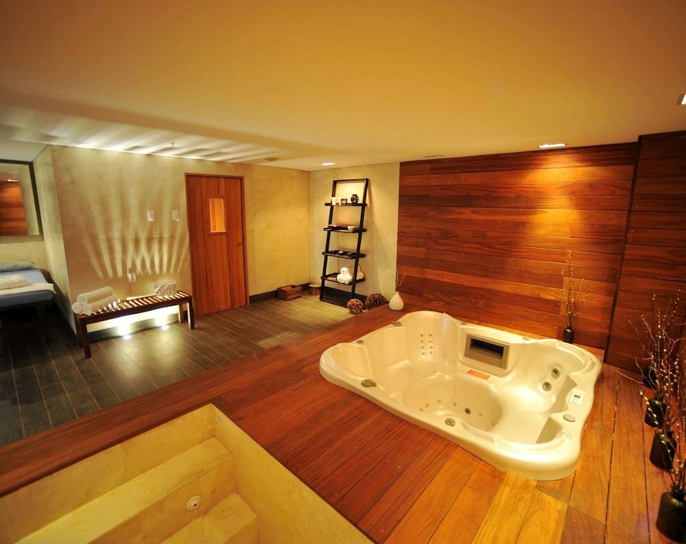 swimming pool spa