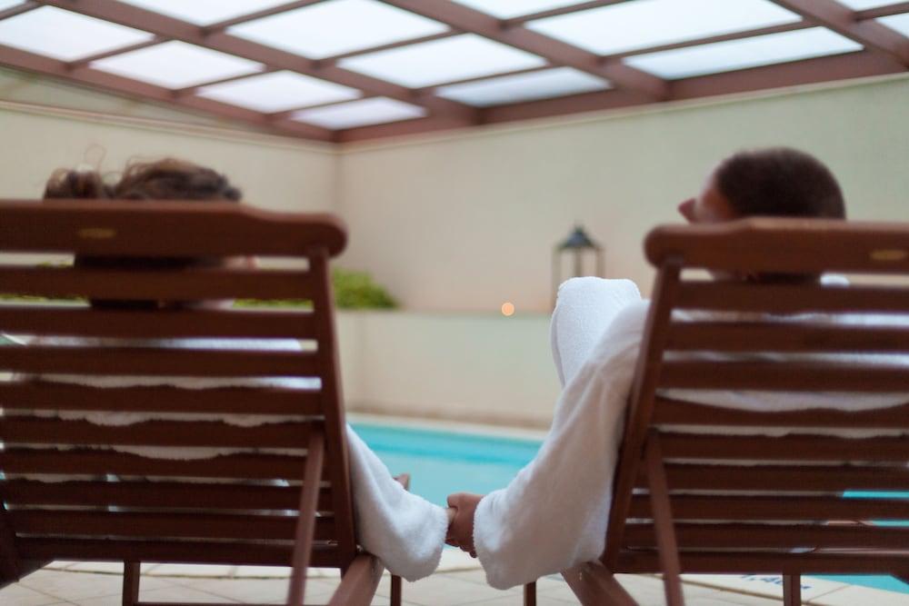 swimming pool spa