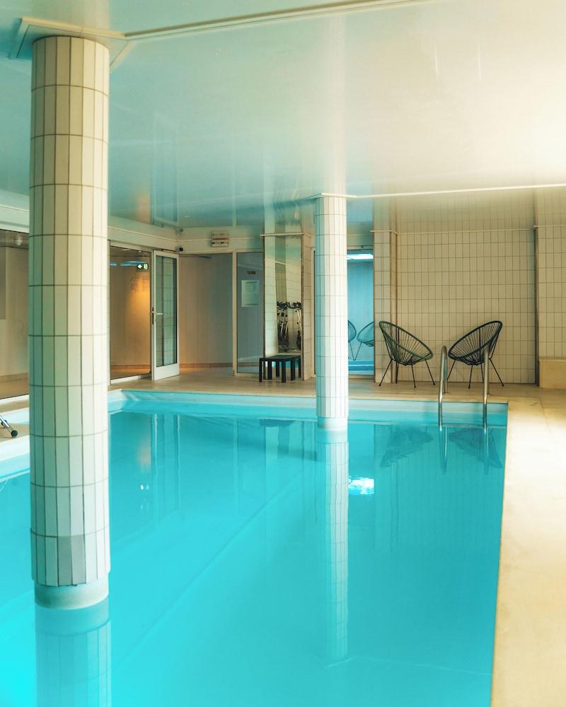 swimming pool spa