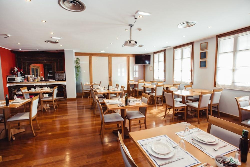 restaurant-cafeteria