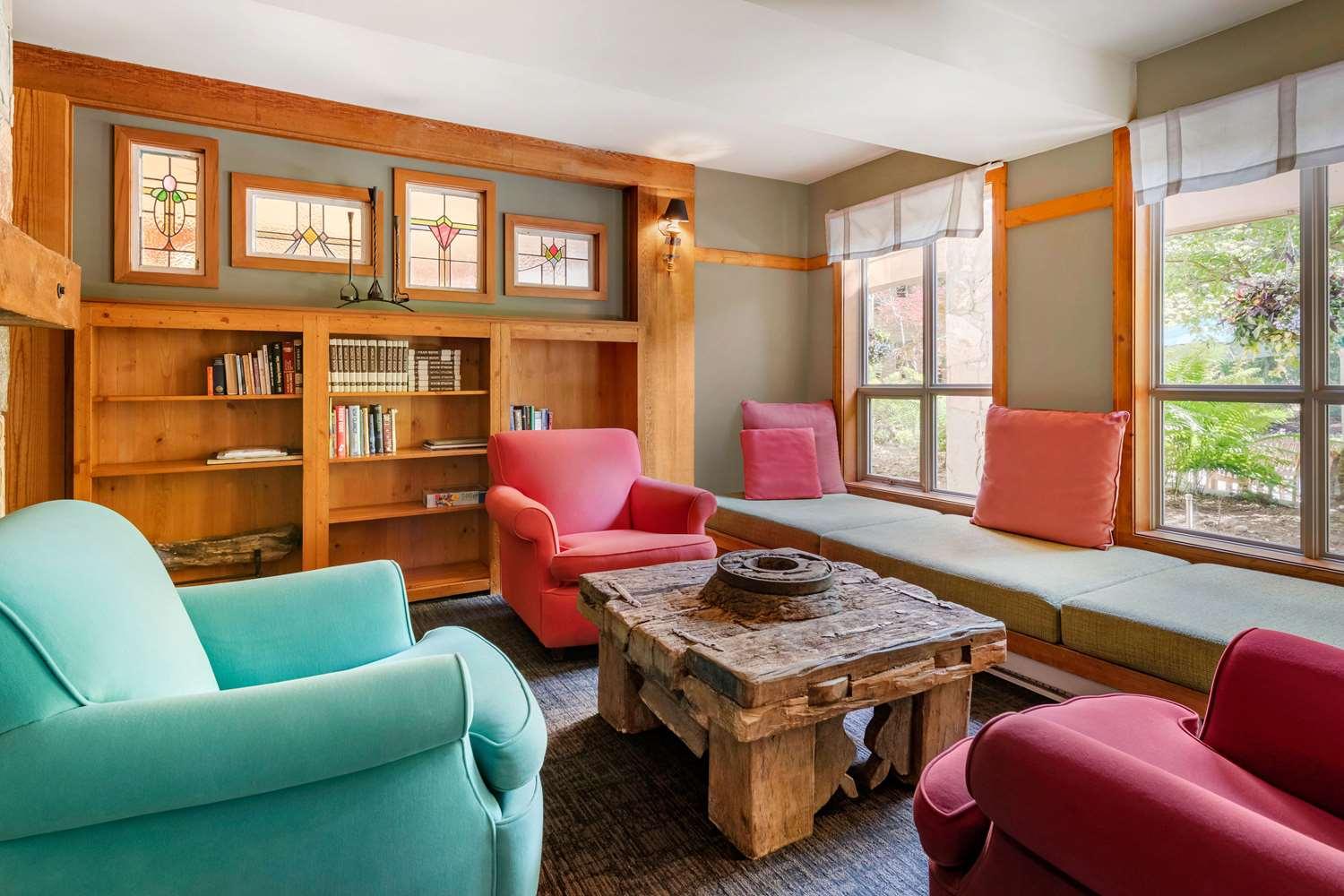 lounge