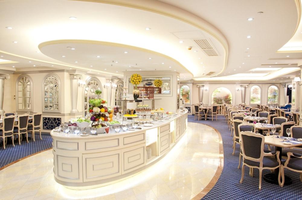 restaurant cafeteria