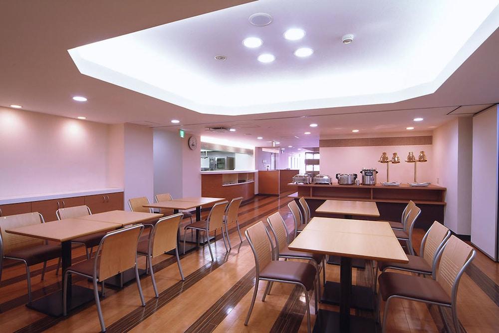 restaurant-cafeteria