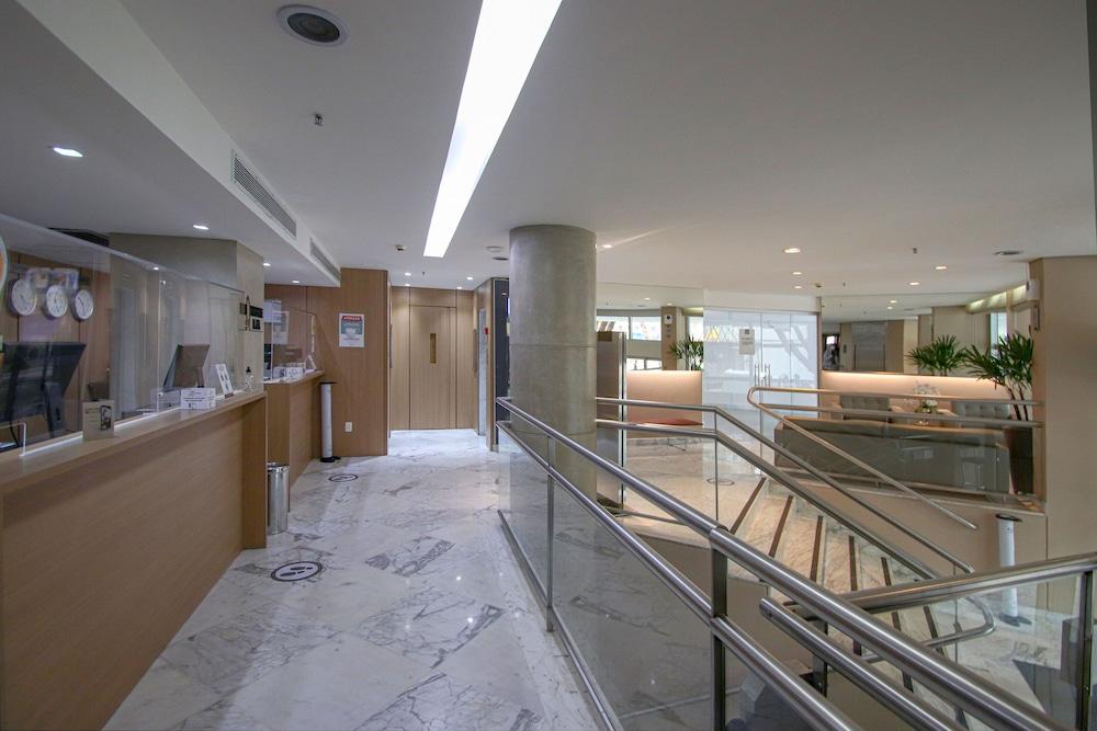lobby