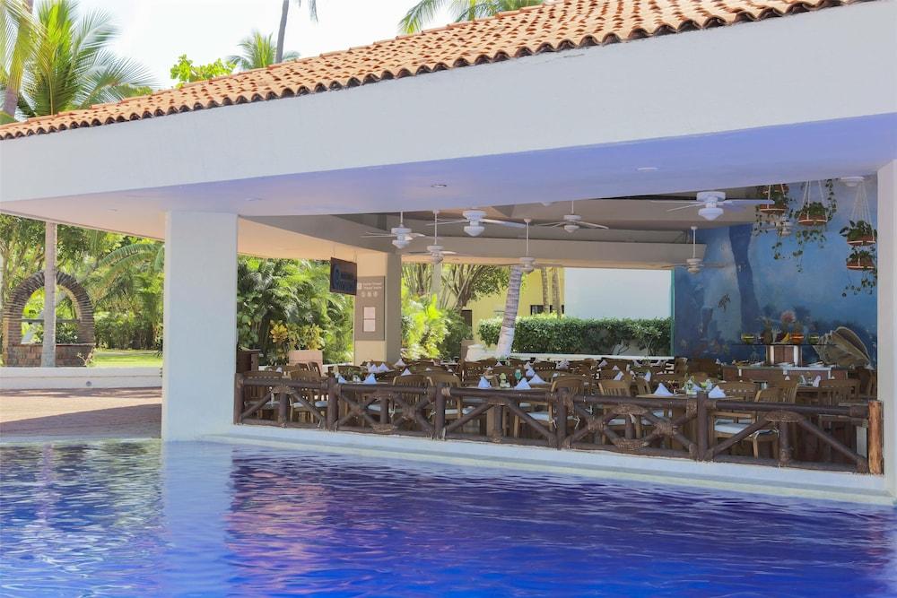 swimming pool spa