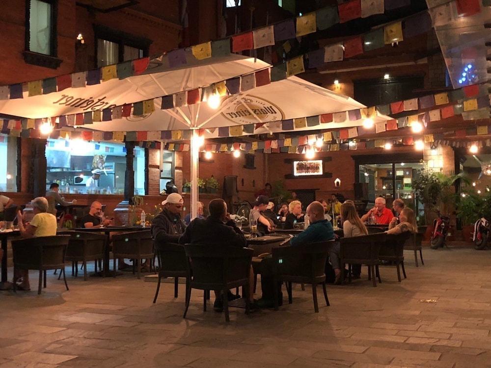 restaurant cafeteria
