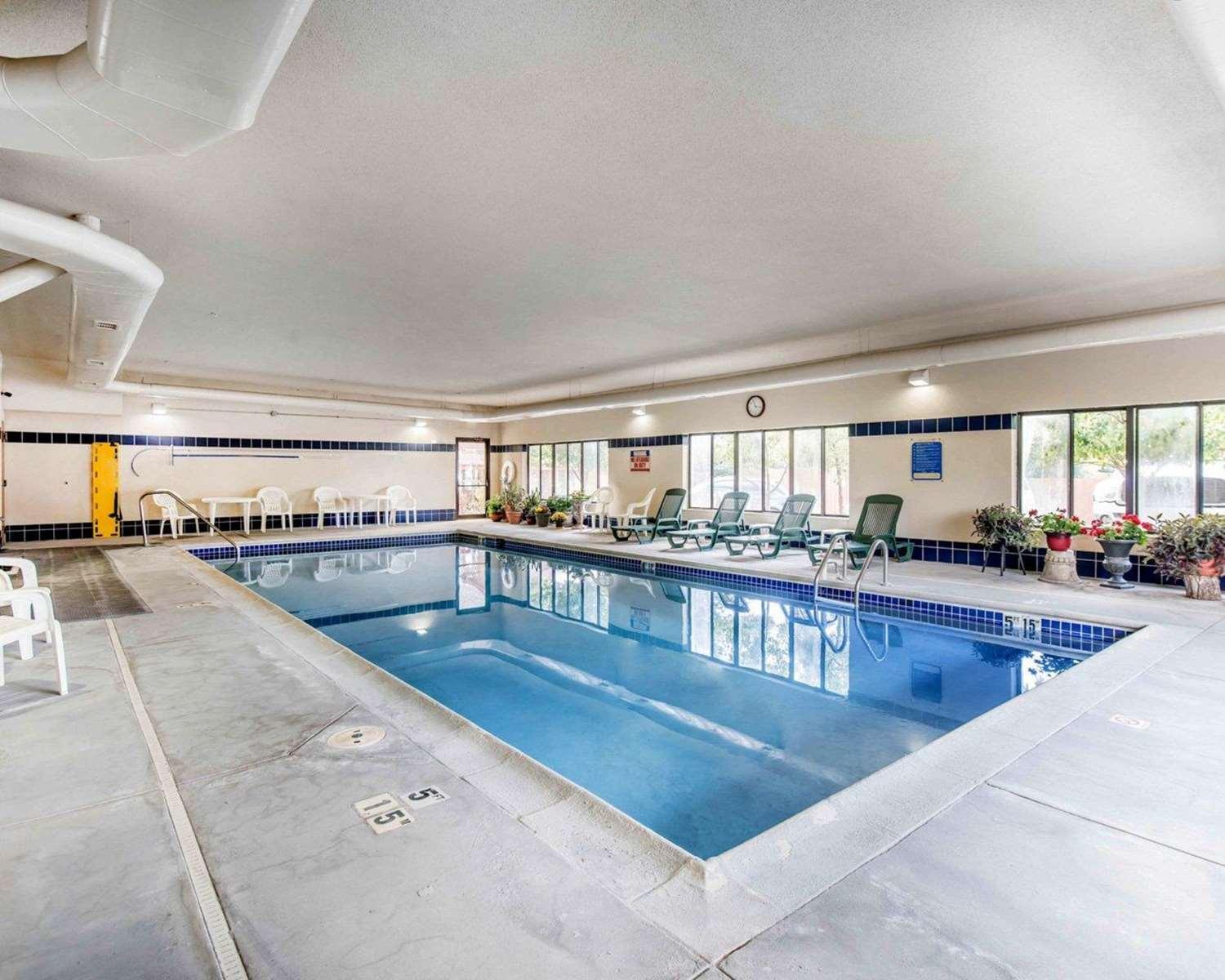 swimming pool spa