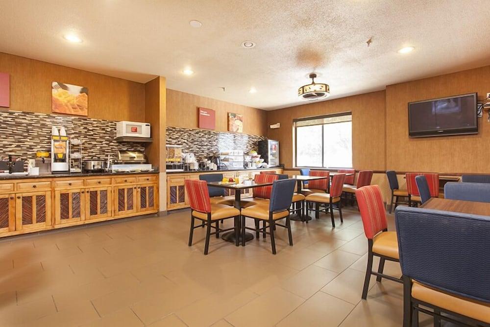 restaurant cafeteria