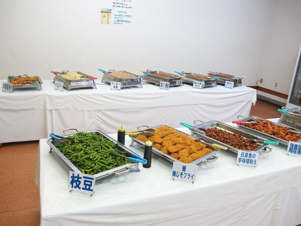 restaurant cafeteria