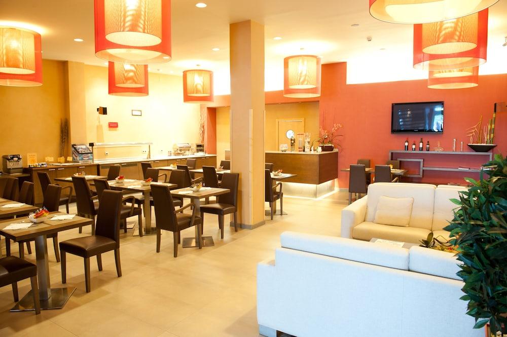 restaurant-cafeteria