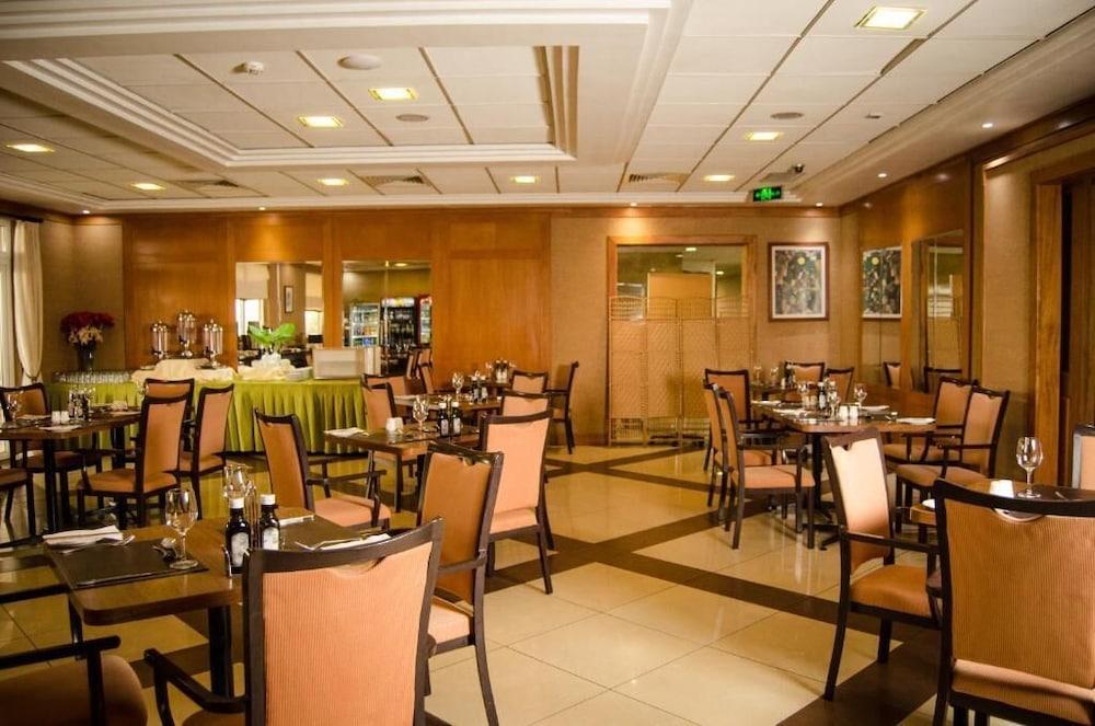 restaurant-cafeteria
