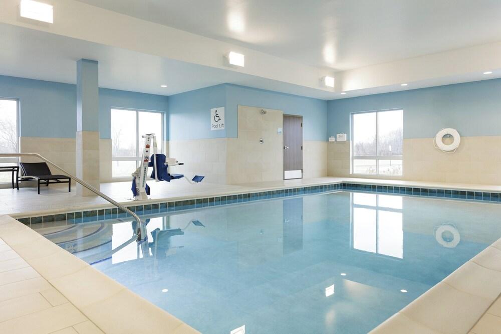 swimming pool spa