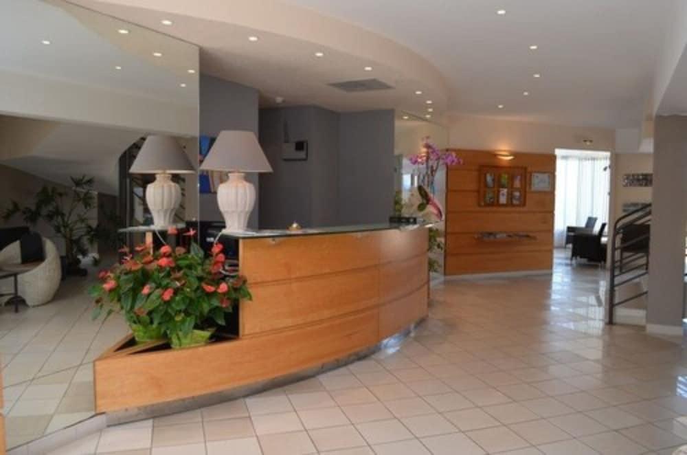 lobby