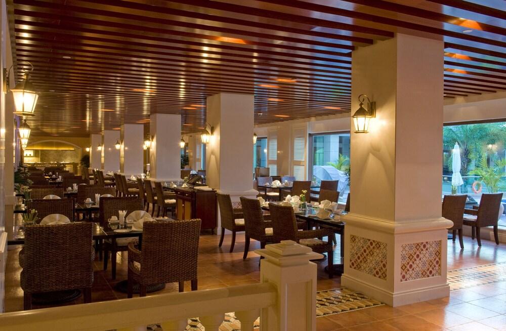 restaurant cafeteria