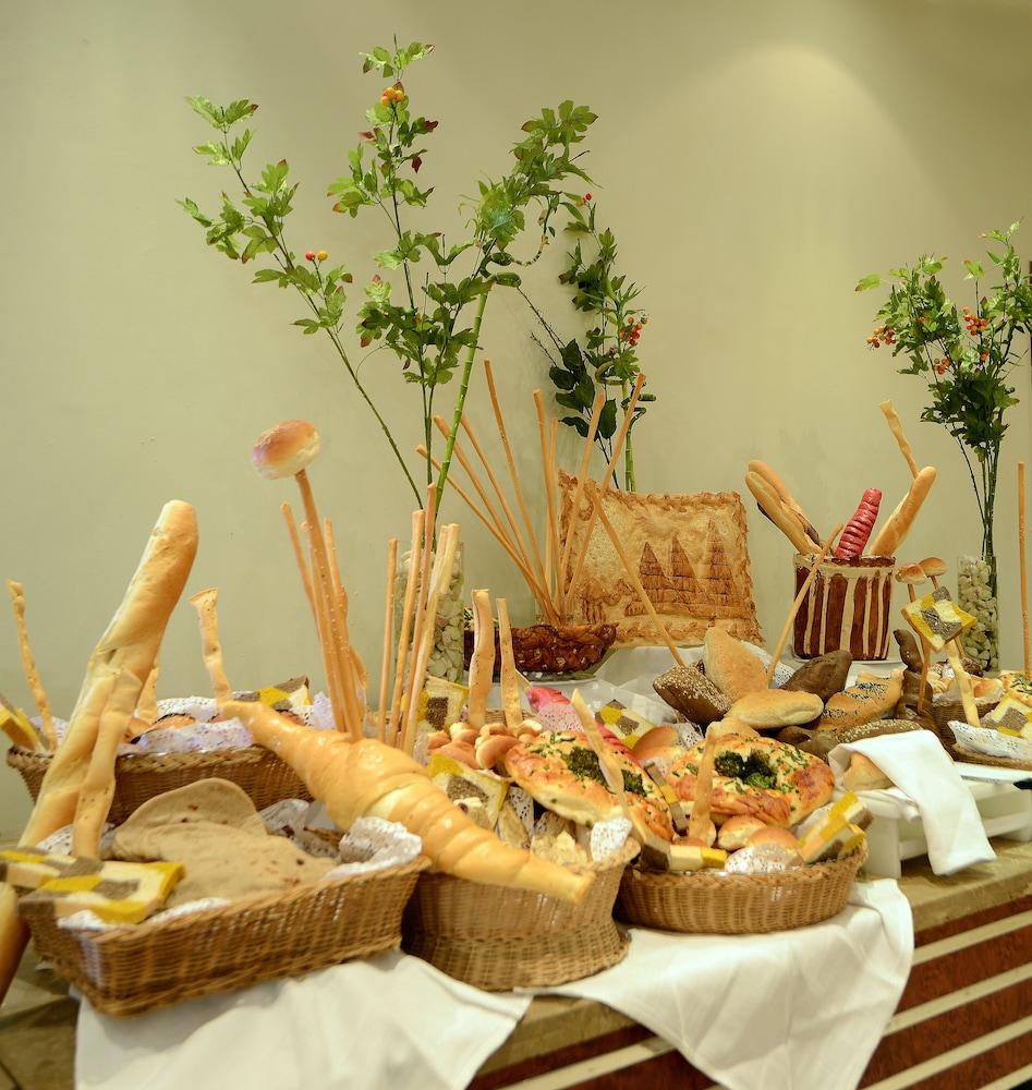 restaurant-cafeteria