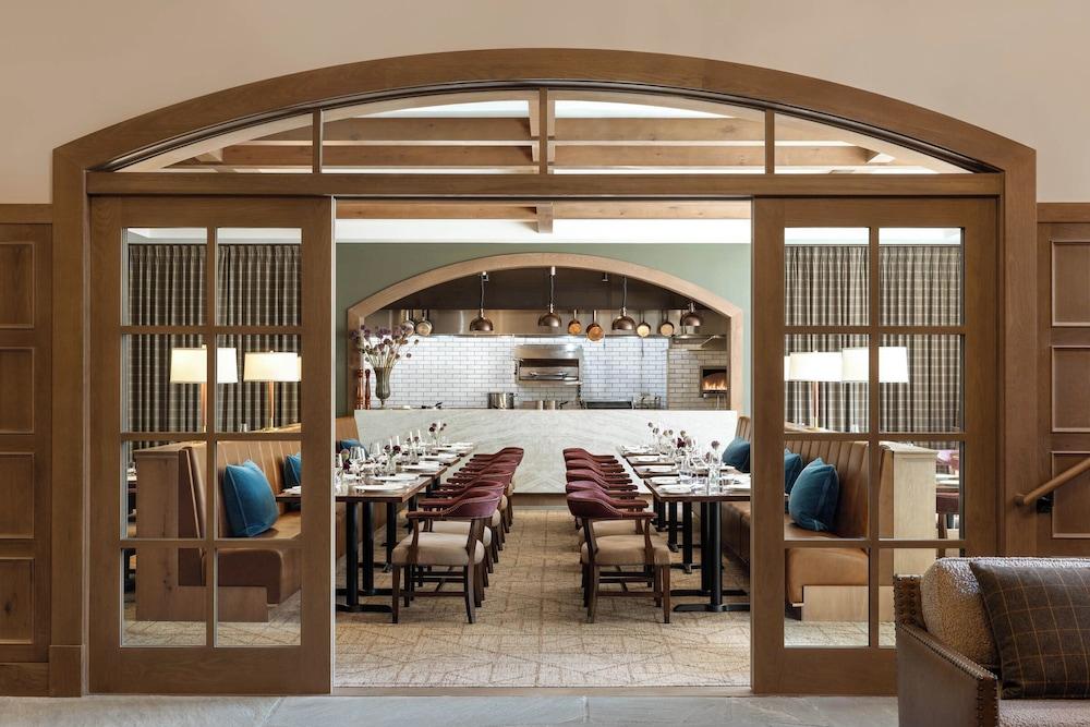 restaurant cafeteria