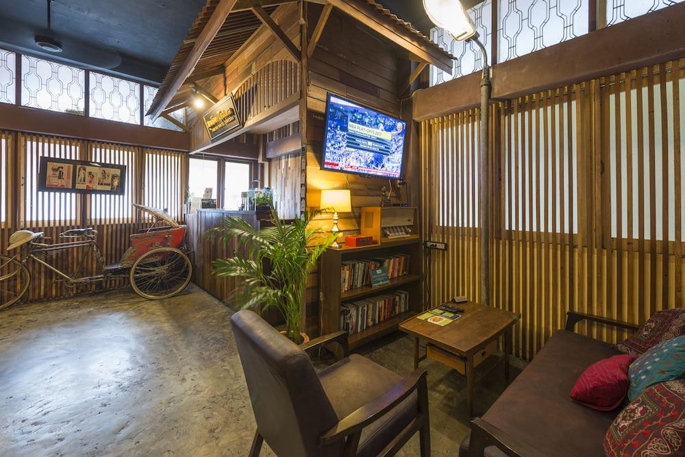 lounge