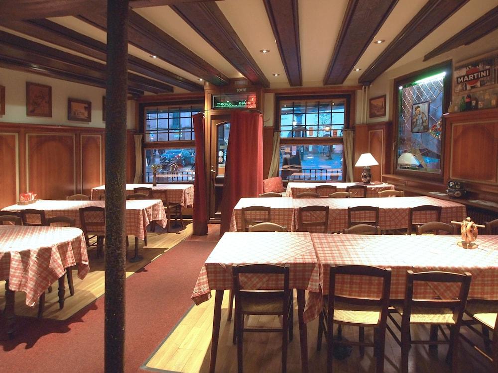 restaurant cafeteria