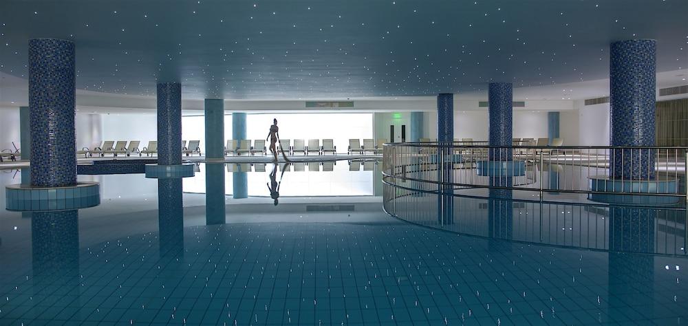 swimming pool spa