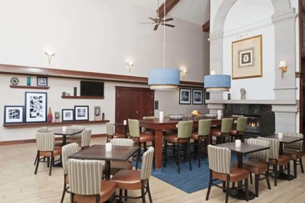 restaurant-cafeteria
