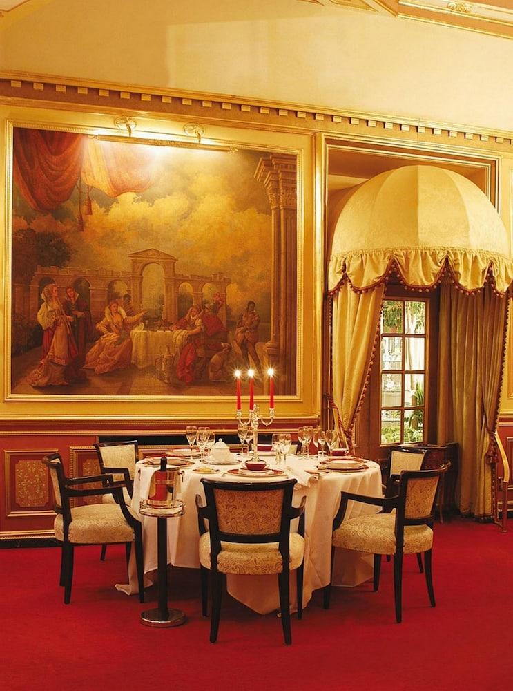 restaurant-cafeteria