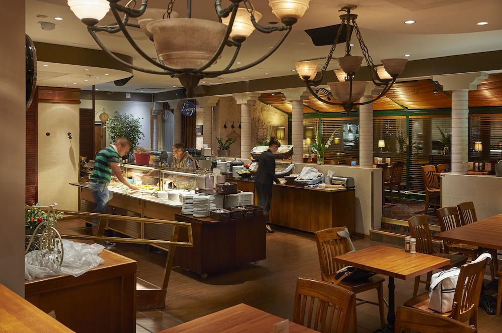 restaurant cafeteria