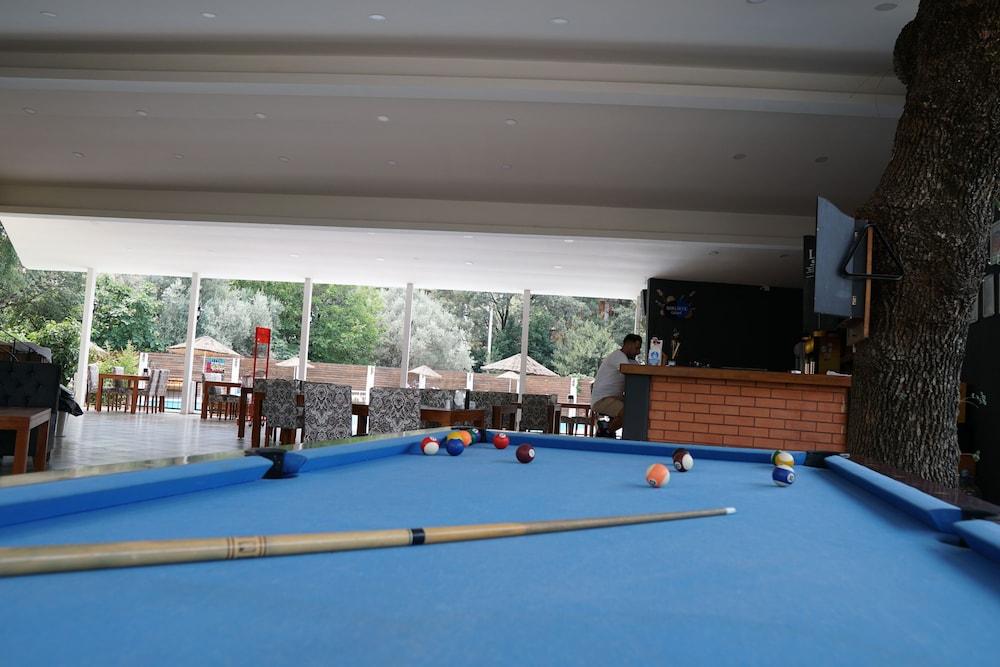 swimming pool spa