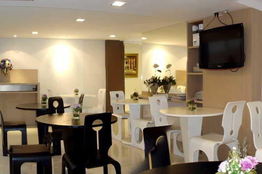 restaurant-cafeteria
