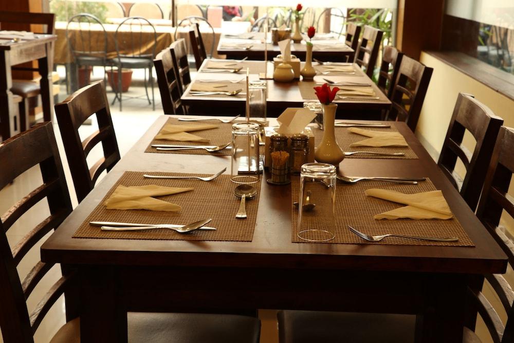 restaurant cafeteria