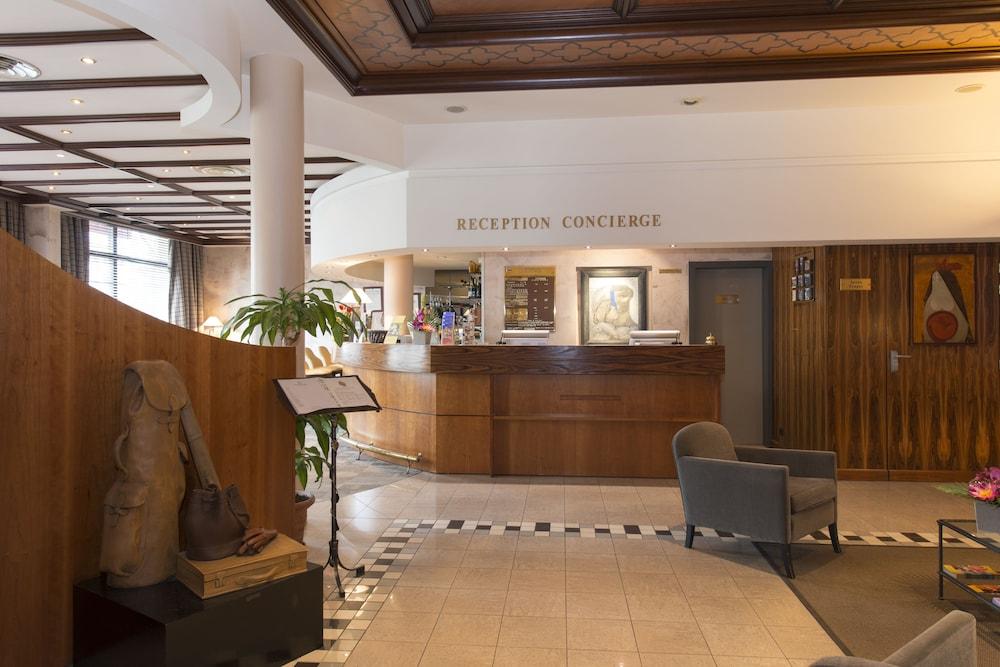 lobby