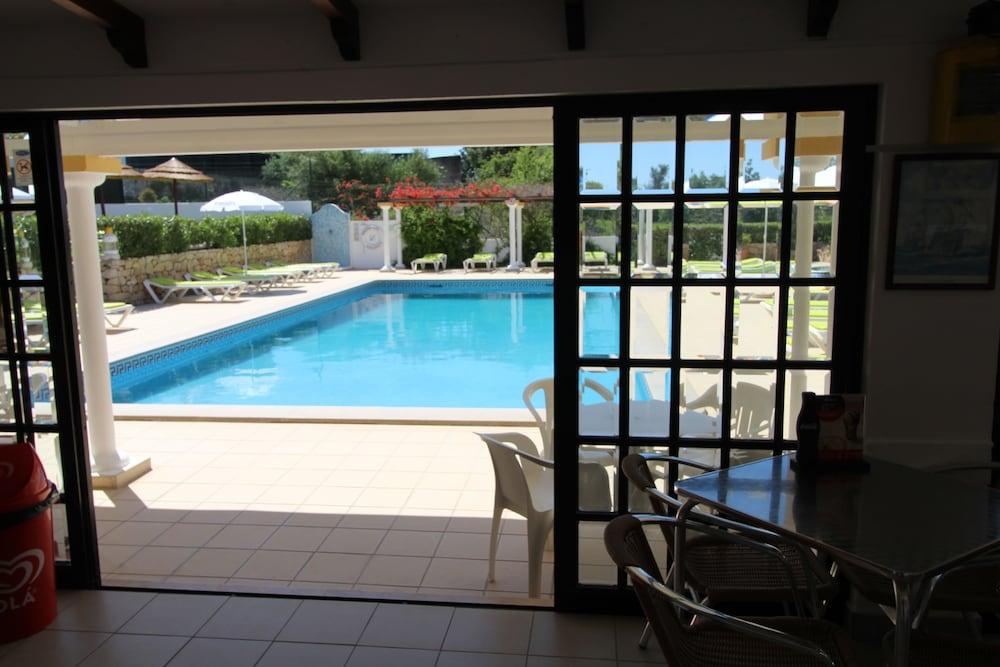 swimming pool spa