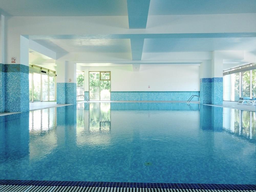 swimming pool spa