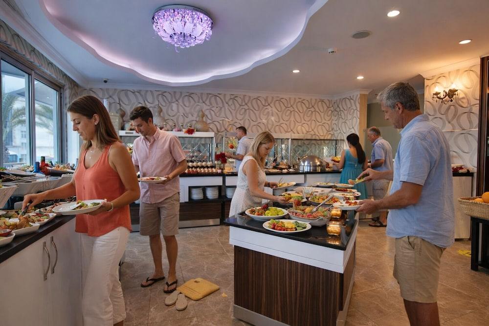restaurant cafeteria