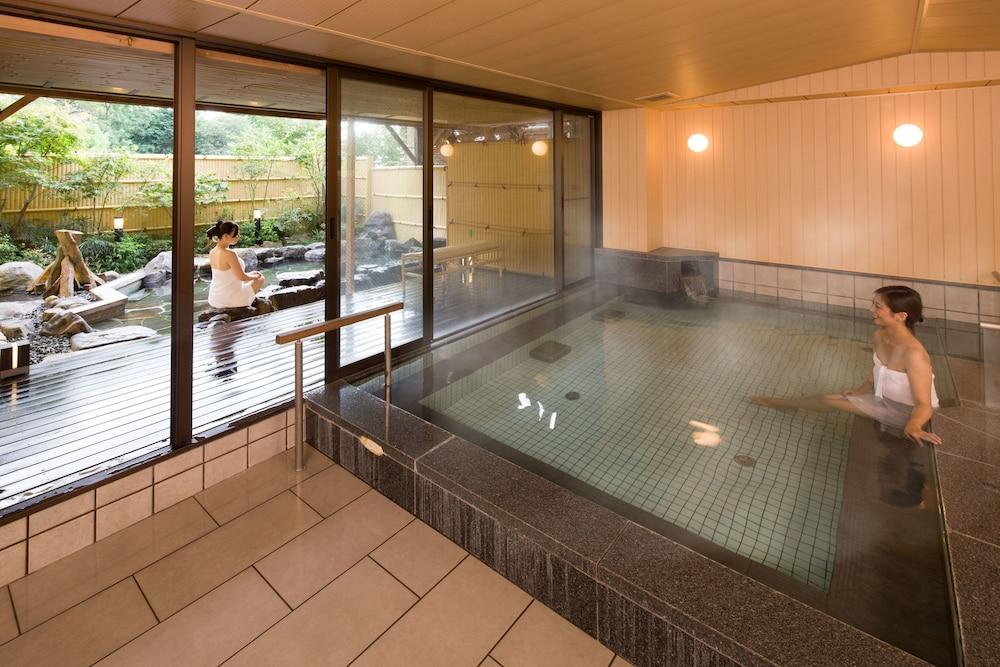 swimming pool spa